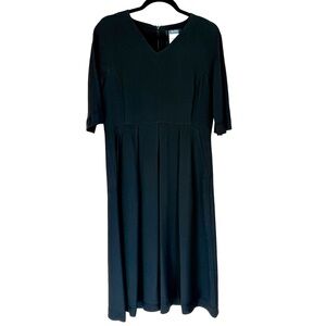 MaxMara Classic Black Mid Sleeve Dress with Pockets - NWT originally $795